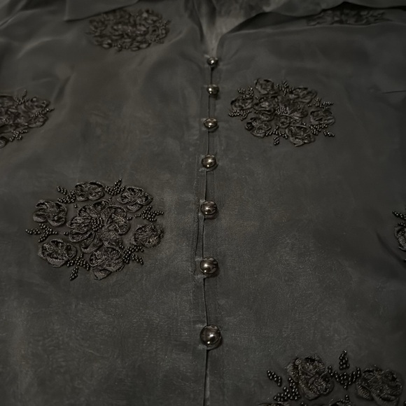 Elegant Black 100% Silk Floral Embellished Button-Up Blouse - Picture 4 of 9